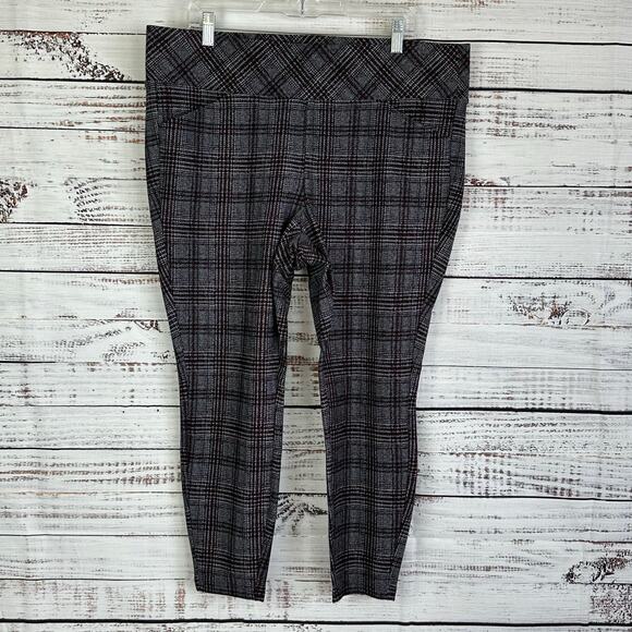 Women's EUC TORRID Pixie Ankle Pants Pull On Black Gray Plaid Career Casual 2X - Picture 1 of 7